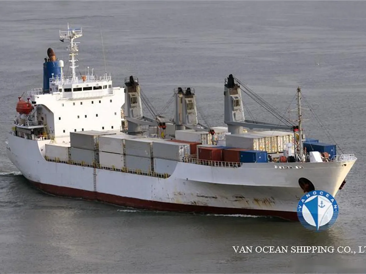 Nave refrigerata in vendita