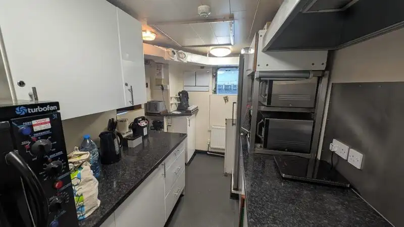 Nave da rilevamento in vendita
