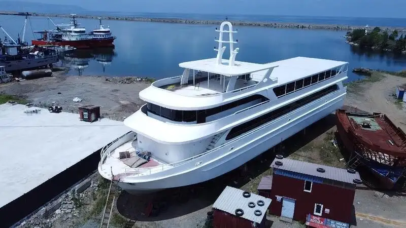 Nave passeggeri in vendita