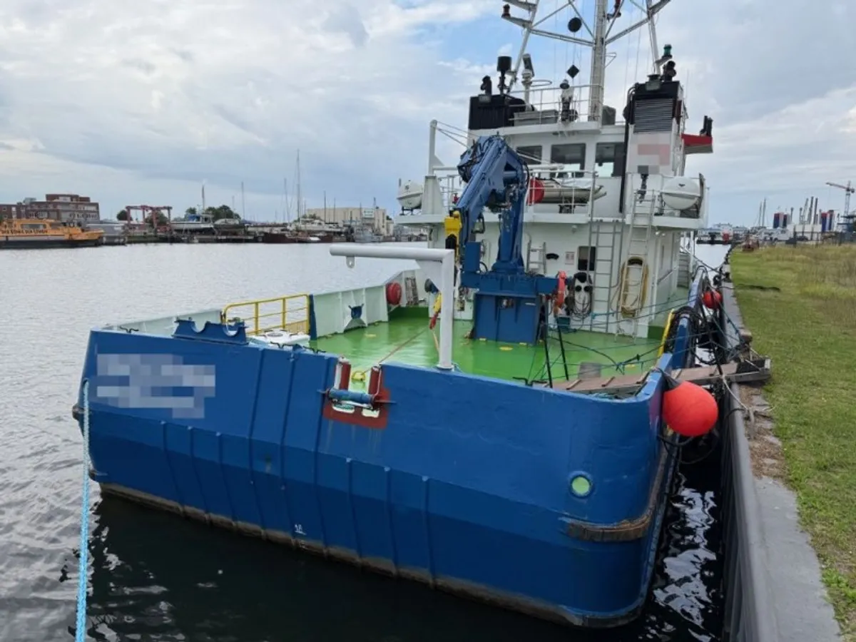 Nave di supporto in vendita