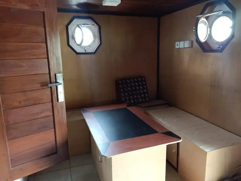 Nave da sbarco, con serbatoi in vendita
