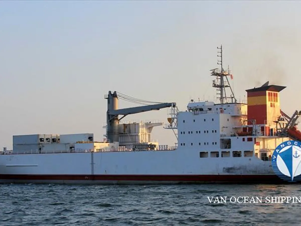 Nave refrigerata in vendita