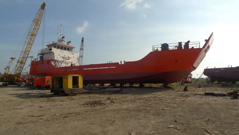 Nave da sbarco, con serbatoi in vendita