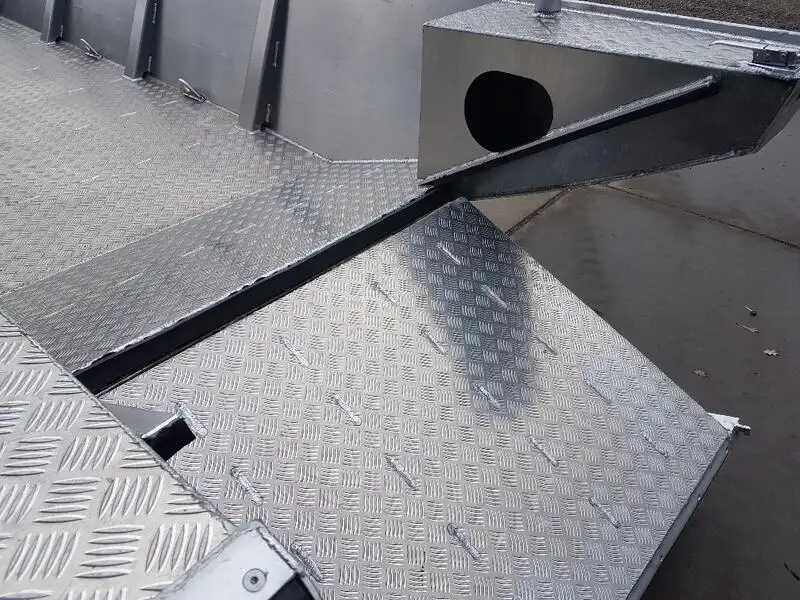 Nave da sbarco, con serbatoi in vendita