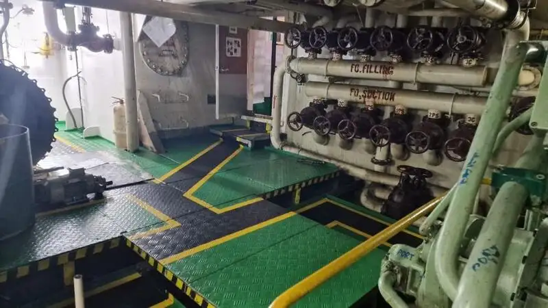Nave di supporto in vendita