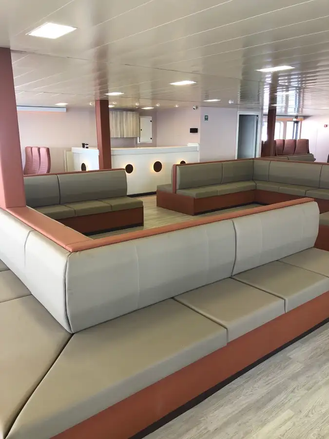 Nave RoPax in vendita