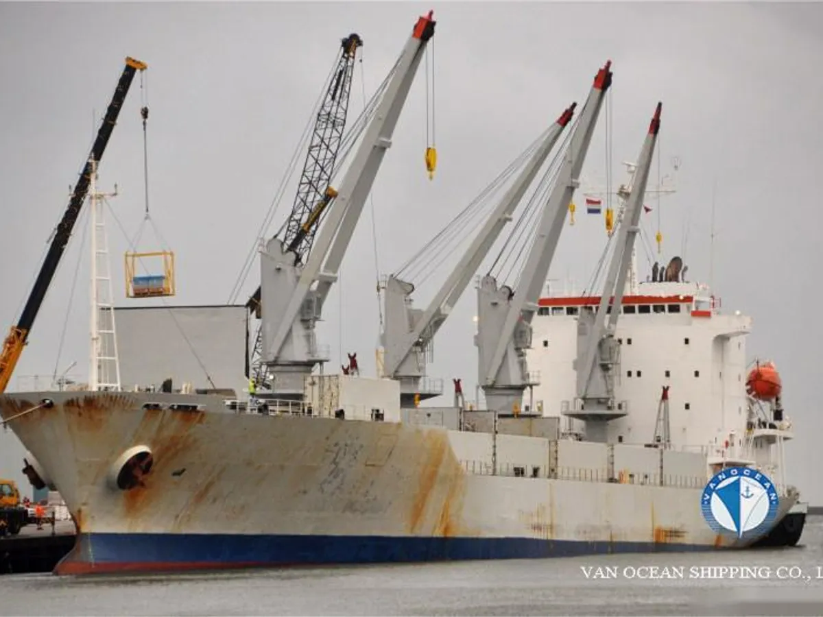 Nave refrigerata in vendita