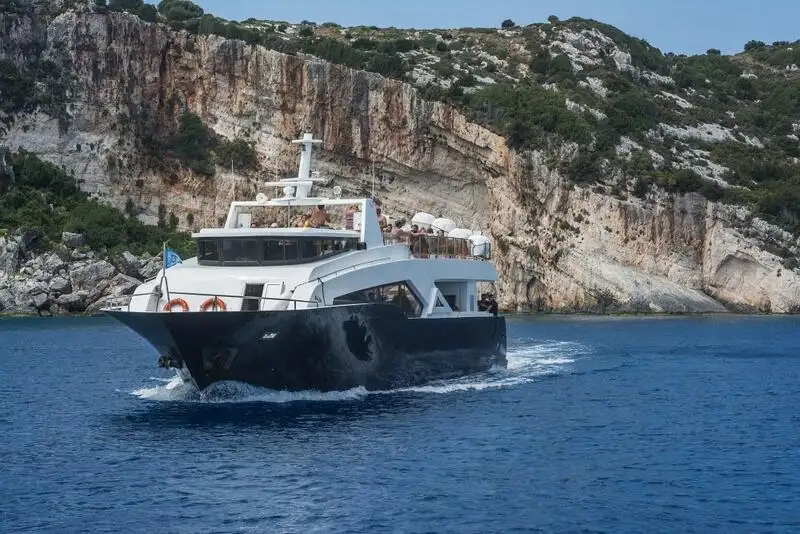 Nave passeggeri in vendita