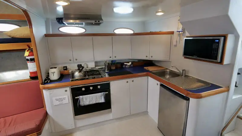 Nave da ricerca in vendita