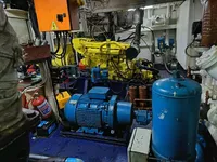 Nave di supporto in vendita