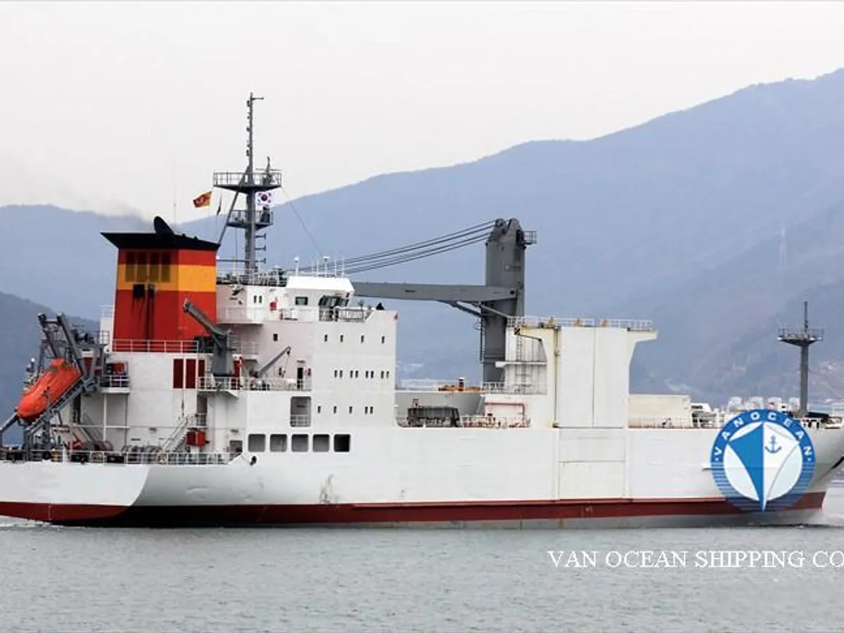 Nave refrigerata in vendita