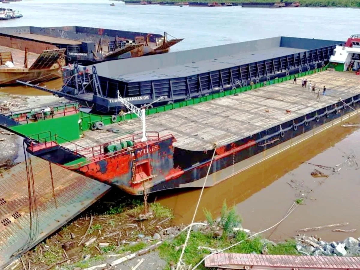 Nave da sbarco, con serbatoi in vendita