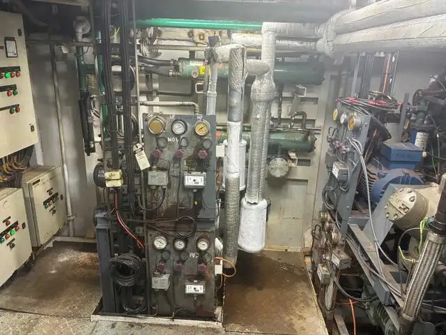 Nave di supporto in vendita