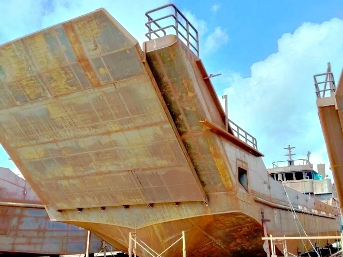 Nave da sbarco, con serbatoi in vendita