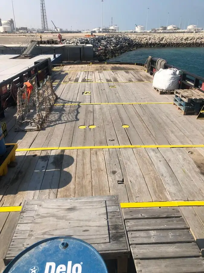 Nave di rifornimento in vendita