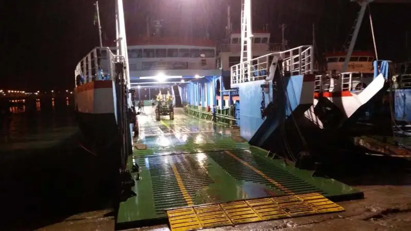 nave RORO in vendita